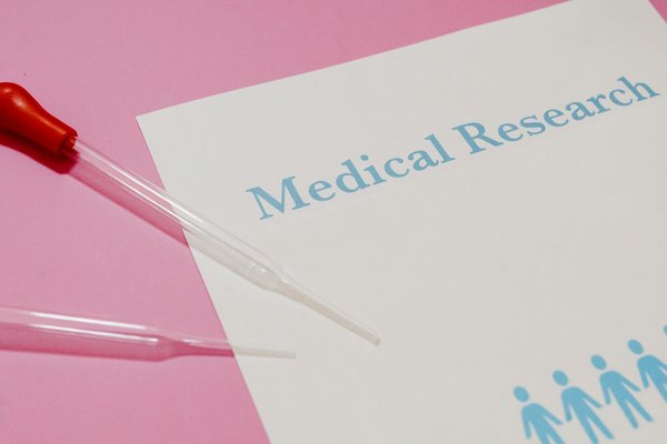 Comprendre les maladies génétiques : causes, symptômes et traitements